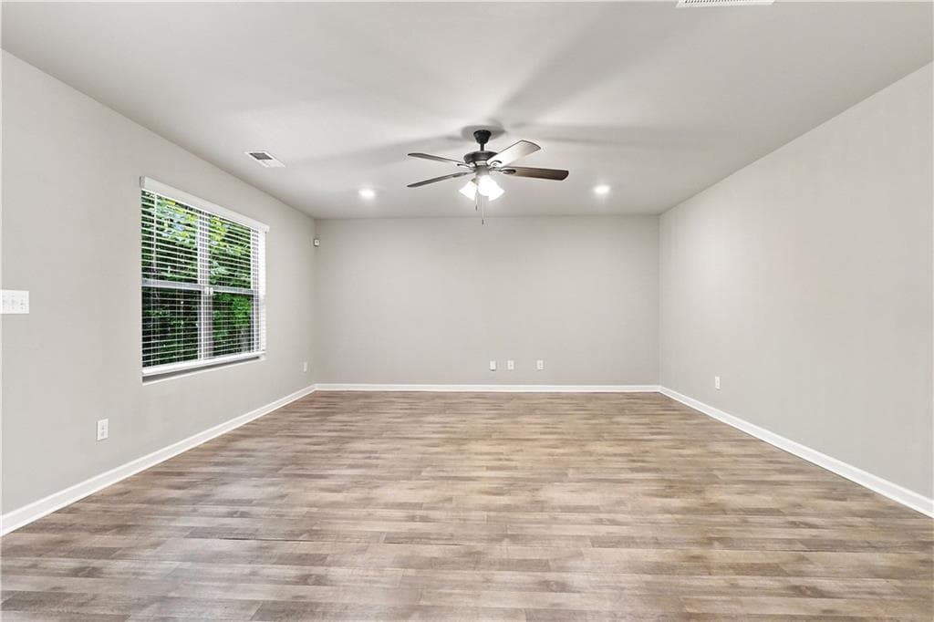 5 bedroom, 3 bathroom, 3,269 sq ft single family residence for sale at 337 Daffodil Drive, Temple, GA 30179 — photo 9