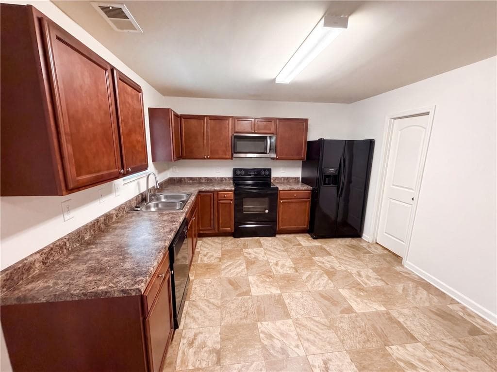 4 bedroom, 3 bathroom, 1,813 sq ft single family residence for sale at 3267 Talkeetna Road, Douglasville, GA 30135 — photo 7