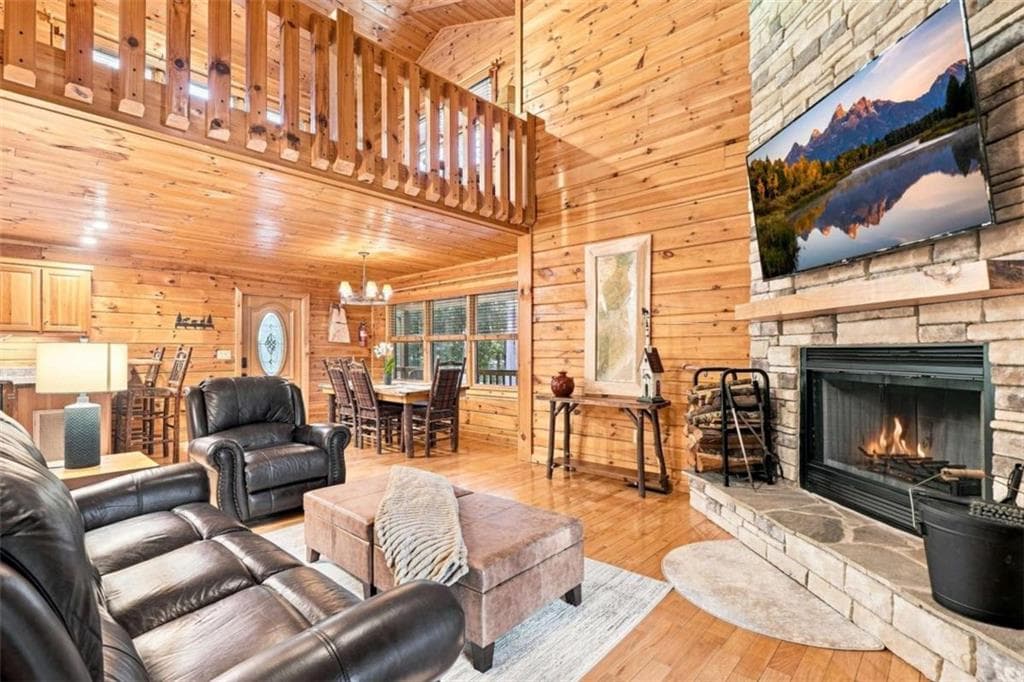 3 bedroom, 3 bathroom, 2,145 sq ft single family residence for sale at 156 Cedar Ridge Road, Blue Ridge, GA 30513 — photo 4