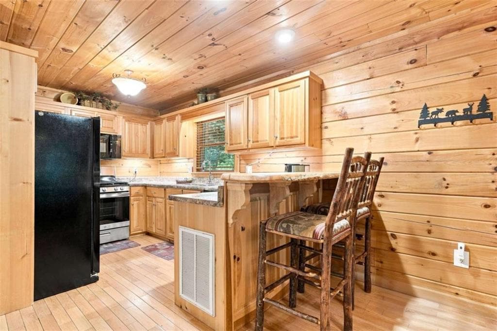 3 bedroom, 3 bathroom, 2,145 sq ft single family residence for sale at 156 Cedar Ridge Road, Blue Ridge, GA 30513 — photo 10