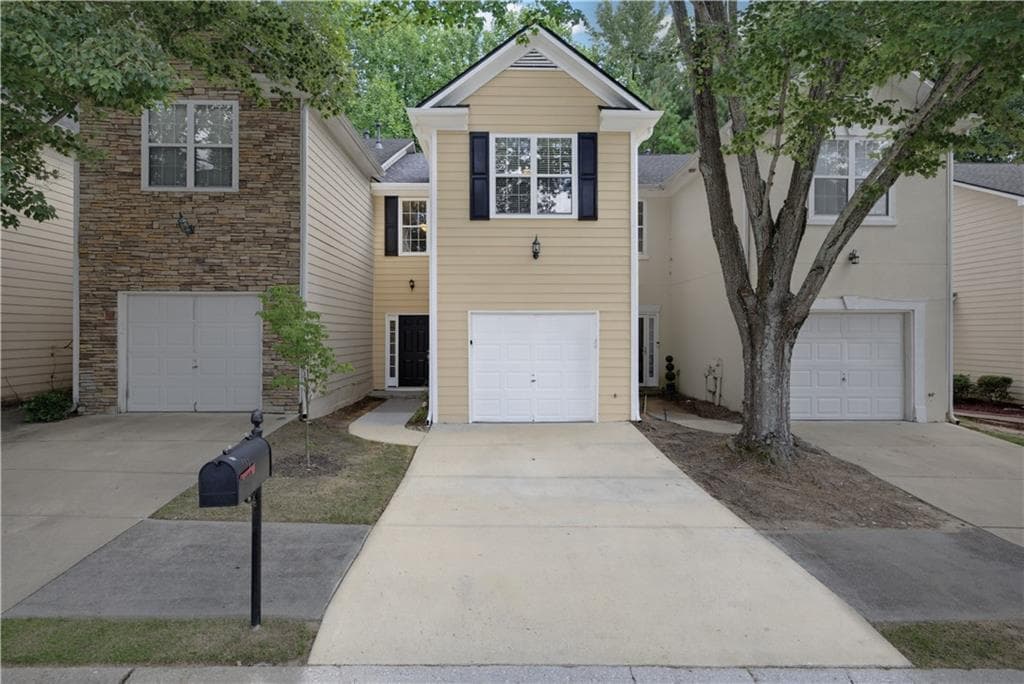2 bedroom, 3 bathroom, 1,418 sq ft townhouse for sale at 7076 Biltmore Trace, Lithonia, GA 30058 — photo 3