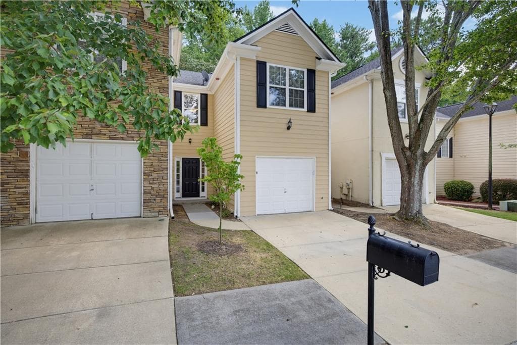2 bedroom, 3 bathroom, 1,418 sq ft townhouse for sale at 7076 Biltmore Trace, Lithonia, GA 30058 — photo 4