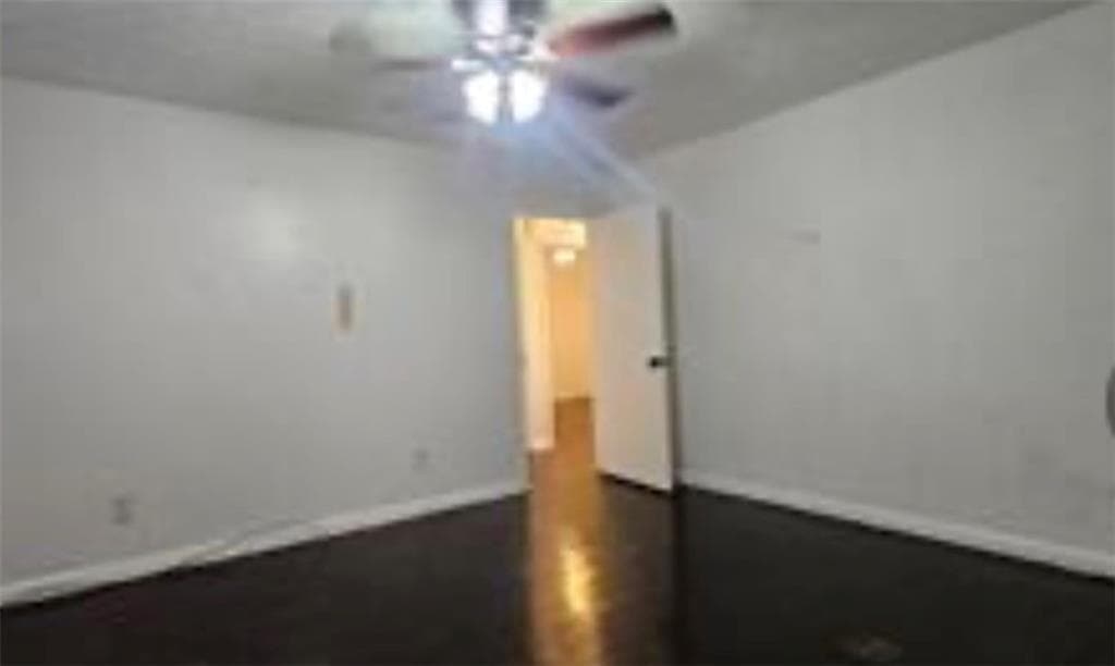 3 bedroom, 1 bathroom, 951 sq ft single family residence for sale at 5652 Ash Street, Forest Park, GA 30297 — photo 4