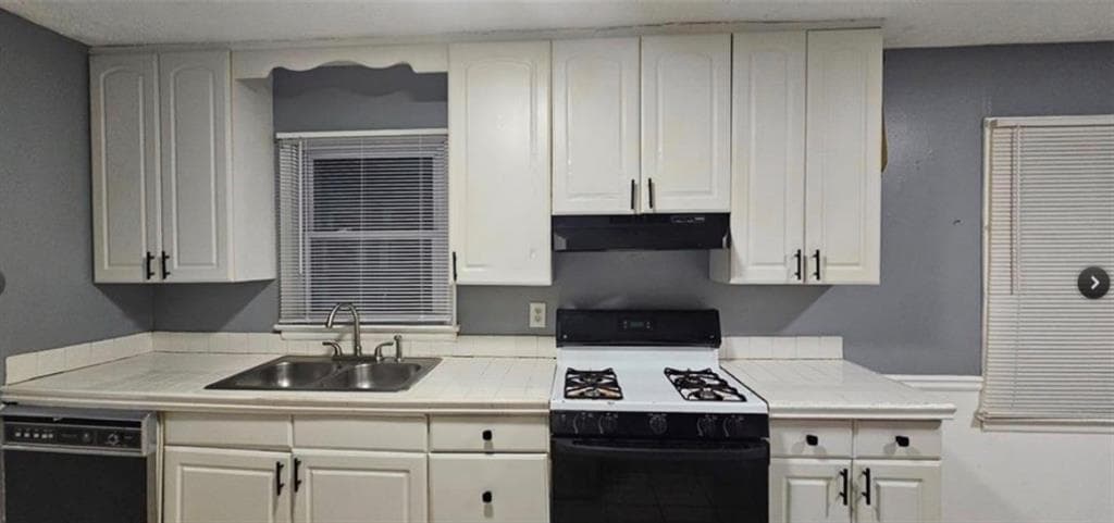 3 bedroom, 1 bathroom, 951 sq ft single family residence for sale at 5652 Ash Street, Forest Park, GA 30297 — photo 6