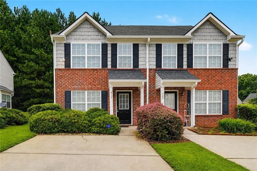 2 bedroom, 3 bathroom, 1,458 sq ft townhouse for sale at 413 Inkberry Drive, Atlanta, GA 30349
