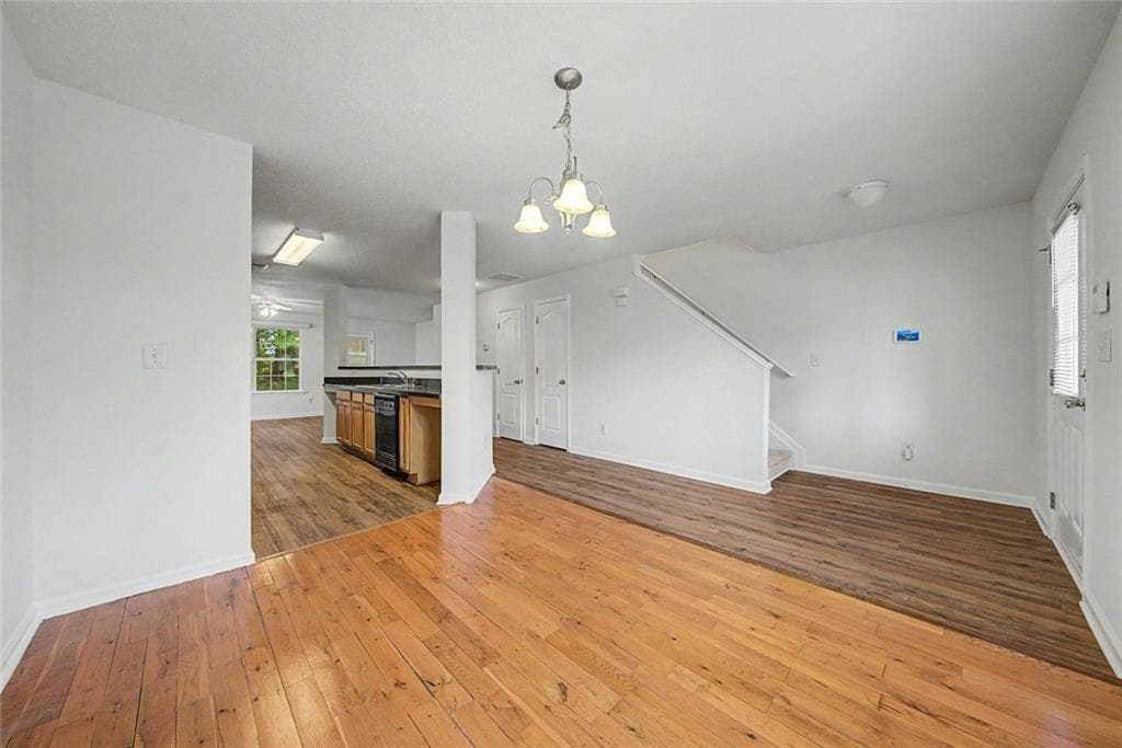 2 bedroom, 3 bathroom, 1,458 sq ft townhouse for sale at 413 Inkberry Drive, Atlanta, GA 30349 — photo 4