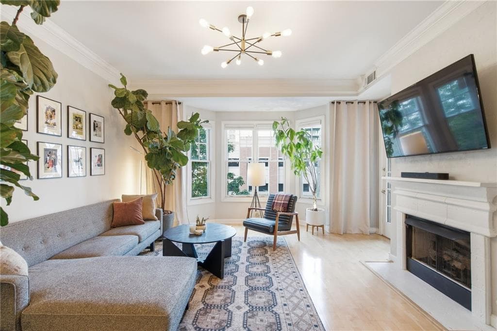 1 bedroom, 1 bathroom, 970 sq ft condominium for rent at 850 Piedmont Avenue 2409, Atlanta, GA 30308 for $2,500 a month — photo 4