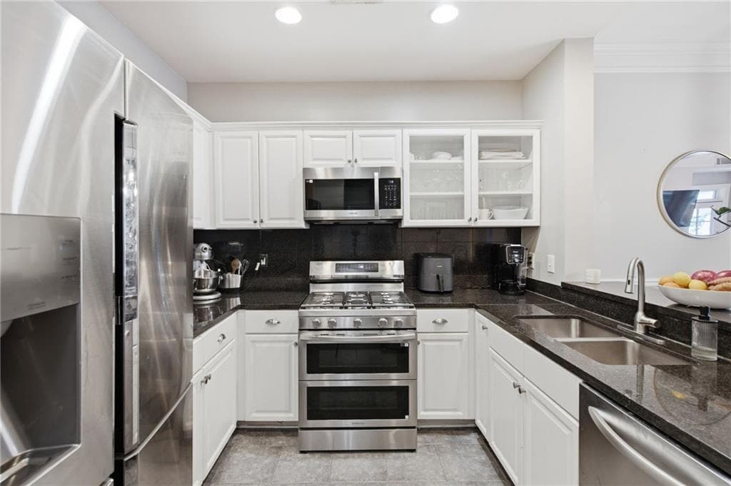 1 bedroom, 1 bathroom, 970 sq ft condominium for rent at 850 Piedmont Avenue 2409, Atlanta, GA 30308 for $2,500 a month — photo 9