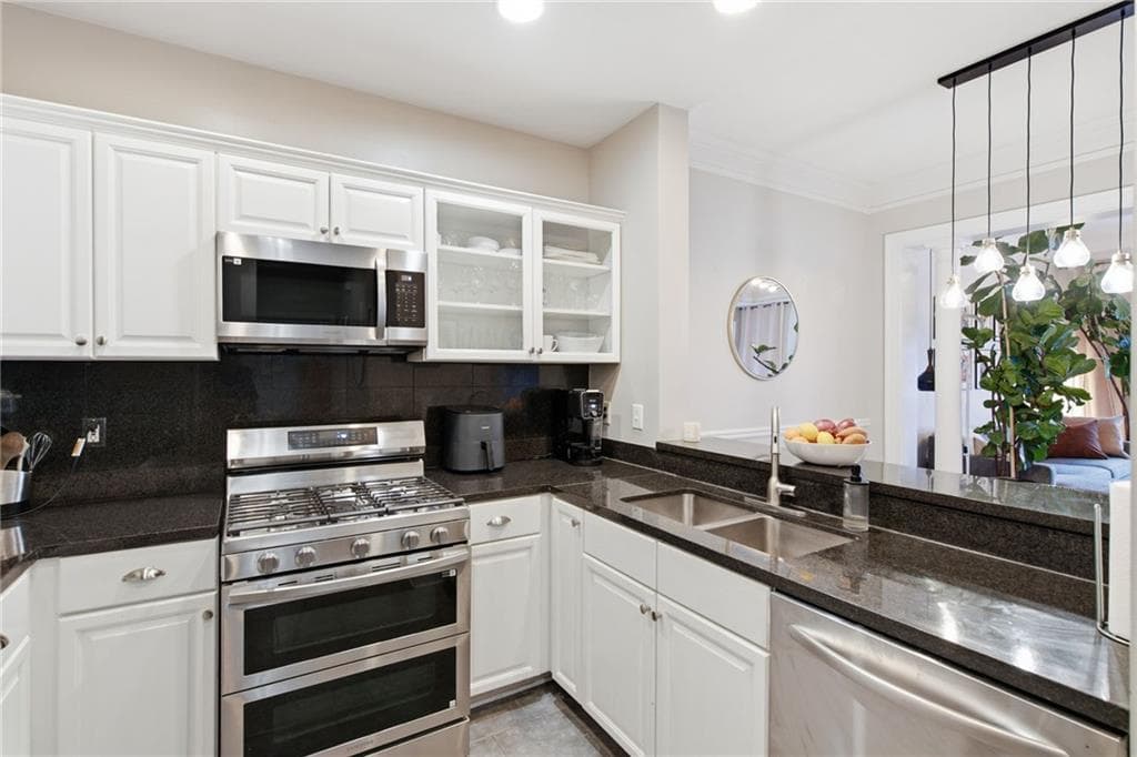 1 bedroom, 1 bathroom, 970 sq ft condominium for rent at 850 Piedmont Avenue 2409, Atlanta, GA 30308 for $2,500 a month — photo 10