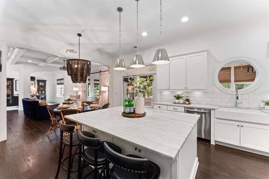 4 bedroom, 4 bathroom, 4,100 sq ft single family residence for sale at 12170 Belvoir Lane, Alpharetta, GA 30009 — photo 3