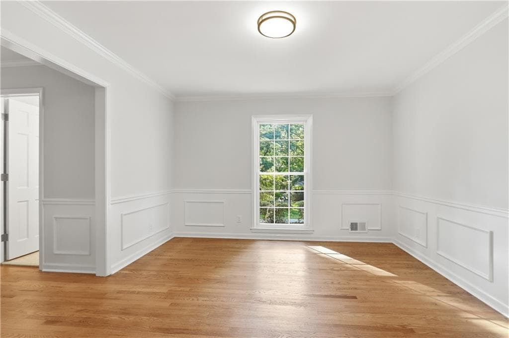 4 bedroom, 3 bathroom, 3,419 sq ft single family residence under contract at 1215 Lake Crest Terrace, Roswell, GA 30075 — photo 4