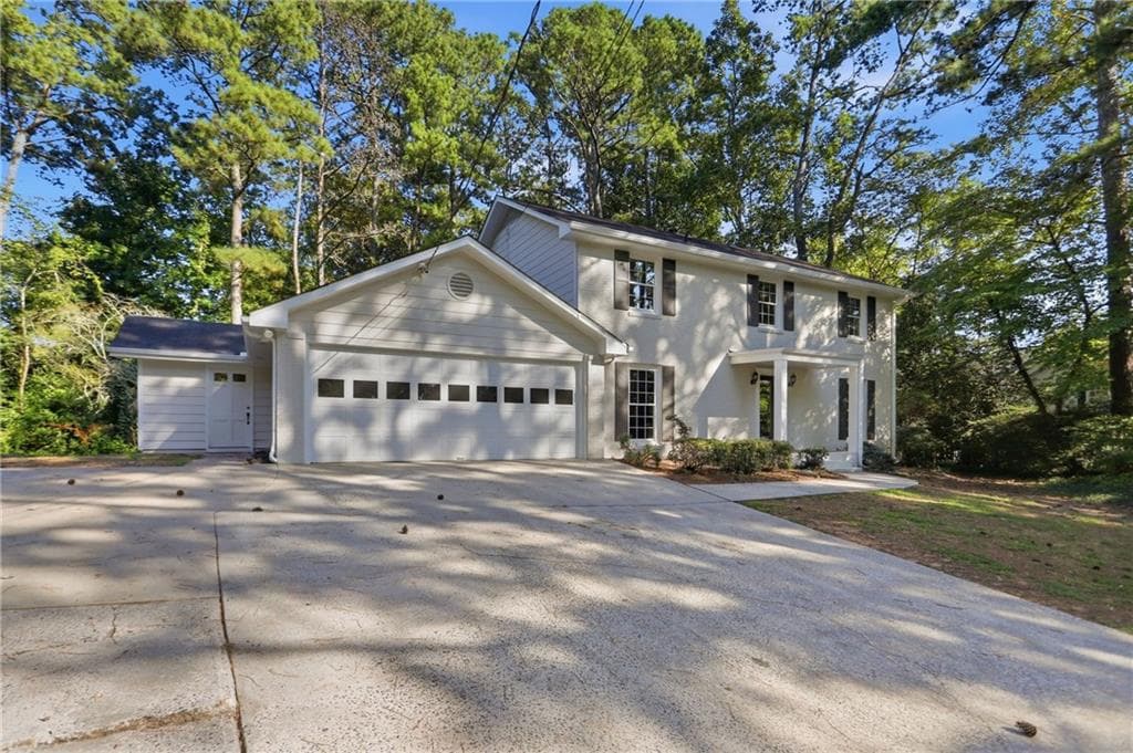 4 bedroom, 3 bathroom, 3,419 sq ft single family residence under contract at 1215 Lake Crest Terrace, Roswell, GA 30075 — photo 5