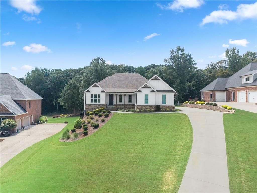 4 bedroom, 4 bathroom, 3,508 sq ft single family residence for sale at 4466 Park Royal Drive, Flowery Branch, GA 30542 — photo 3