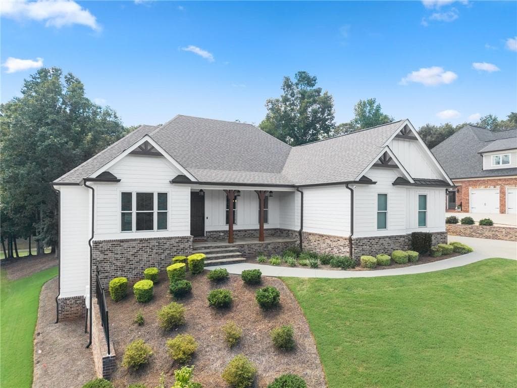 4 bedroom, 4 bathroom, 3,508 sq ft single family residence for sale at 4466 Park Royal Drive, Flowery Branch, GA 30542 — photo 4