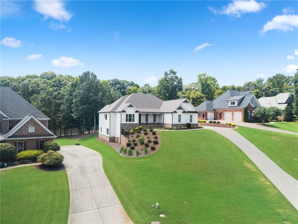 4 bedroom, 4 bathroom, 3,508 sq ft single family residence for sale at 4466 Park Royal Drive, Flowery Branch, GA 30542 — photo 5