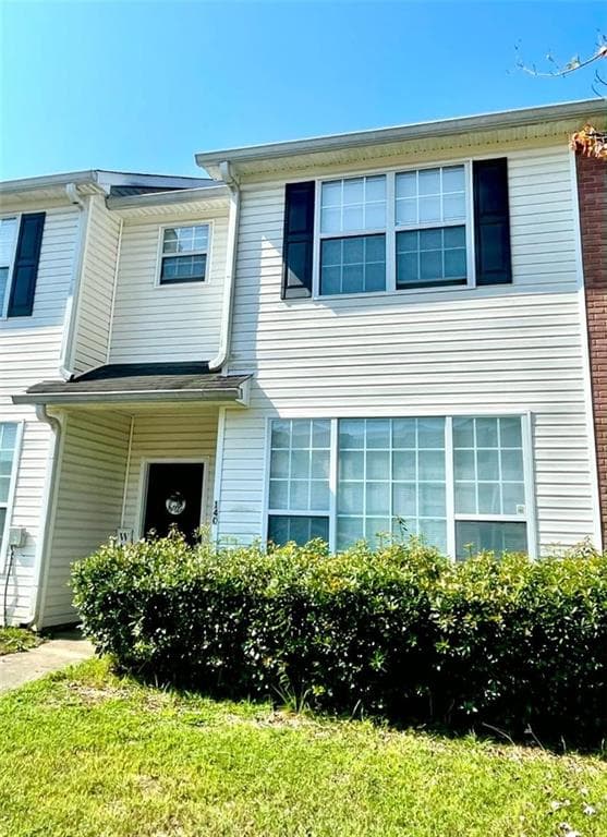 3 bedroom, 3 bathroom, 1,384 sq ft townhouse for sale at 140 Odyssey Turn, Conyers, GA 30012