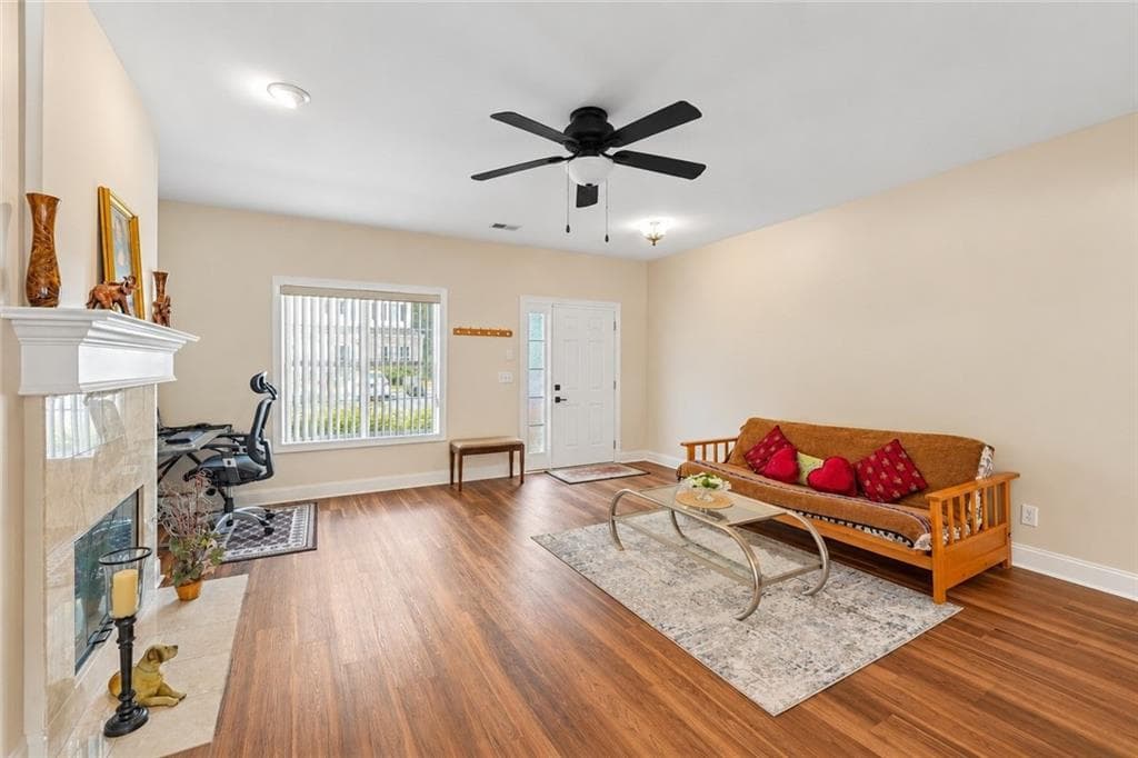 2 bedroom, 2 bathroom, 1,426 sq ft condominium for sale at 4017 Steeplechase, Alpharetta, GA 30004 — photo 4