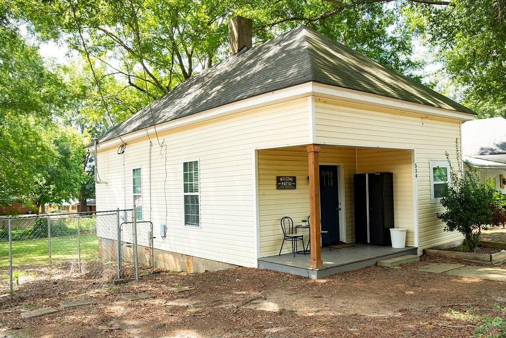 2 bedroom, 1 bathroom, 688 sq ft single family residence for sale at 534 Lovvorn Road, Carrollton, GA 30117 — photo 3