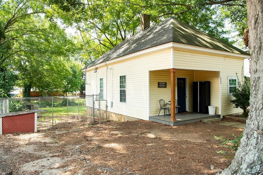 2 bedroom, 1 bathroom, 688 sq ft single family residence for sale at 534 Lovvorn Road, Carrollton, GA 30117 — photo 4