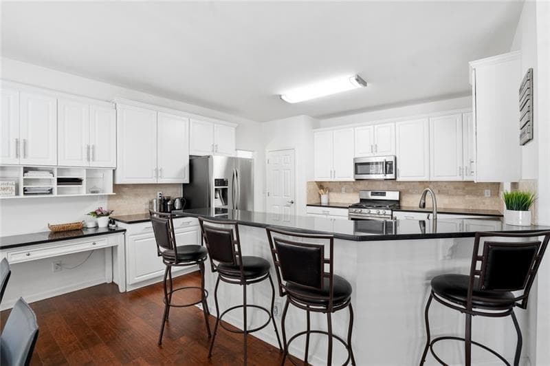 5 bedroom, 3 bathroom, 2,993 sq ft single family residence under contract at 1032 Chippendale Trail, Marietta, GA 30064 — photo 10