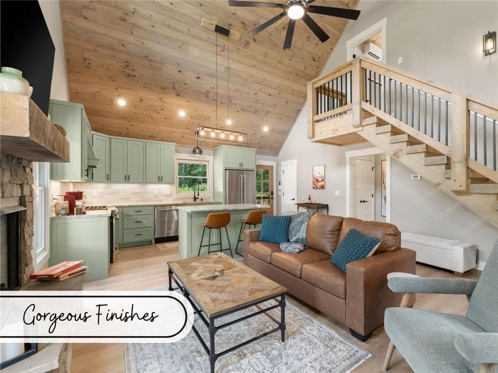 2 bedroom, 3 bathroom, 1,288 sq ft single family residence for sale at 184 Mountain Laurel Ridge, Mineral Bluff, GA 30559 — photo 7
