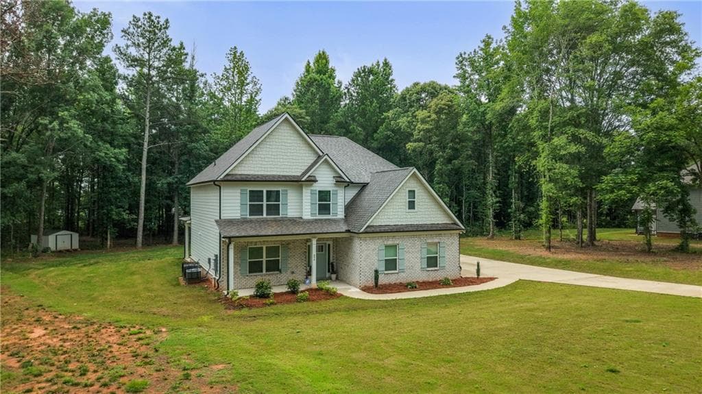 5 bedroom, 3 bathroom, 2,842 sq ft single family residence for sale at 656 East Lake Road, Mcdonough, GA 30252 — photo 4