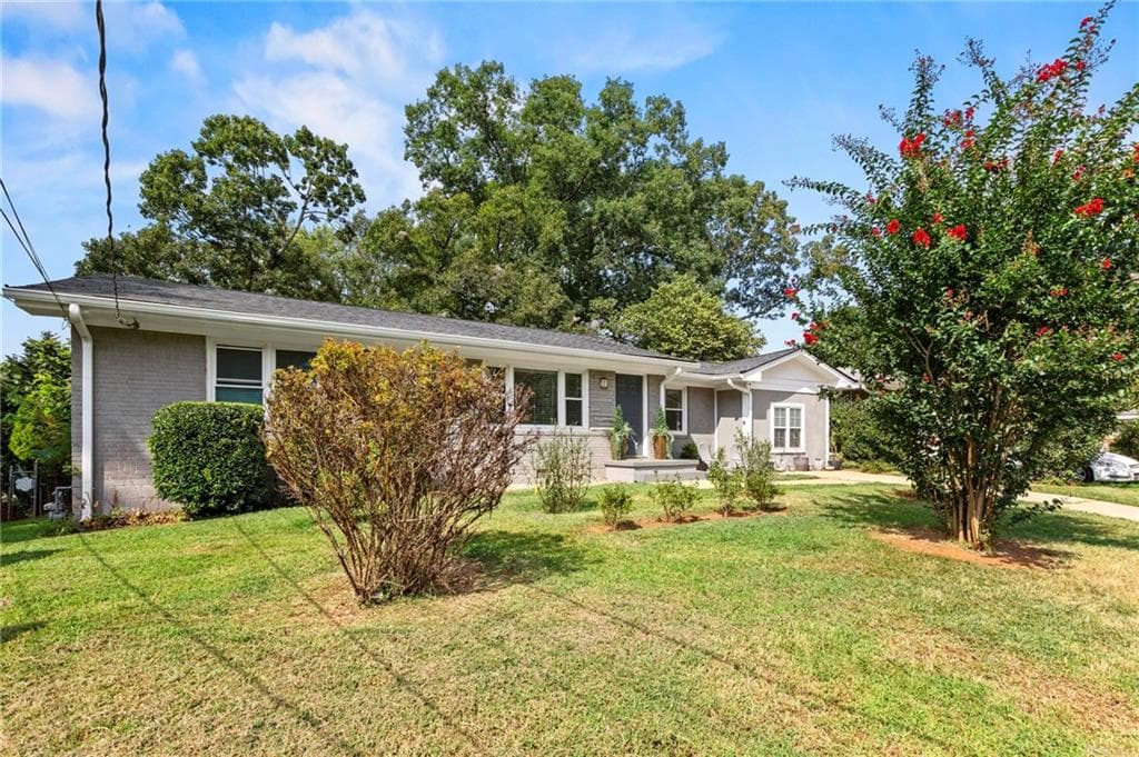 3 bedroom, 2 bathroom, 1,108 sq ft single family residence under contract at 1808 Flintwood Drive, Atlanta, GA 30316 — photo 3