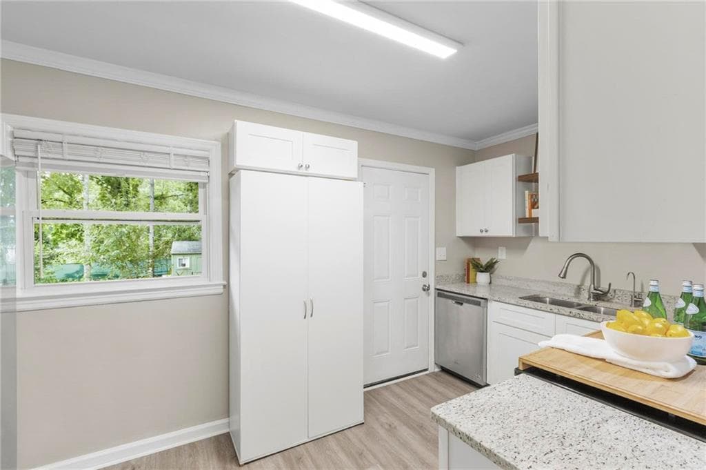 3 bedroom, 2 bathroom, 1,108 sq ft single family residence under contract at 1808 Flintwood Drive, Atlanta, GA 30316 — photo 8