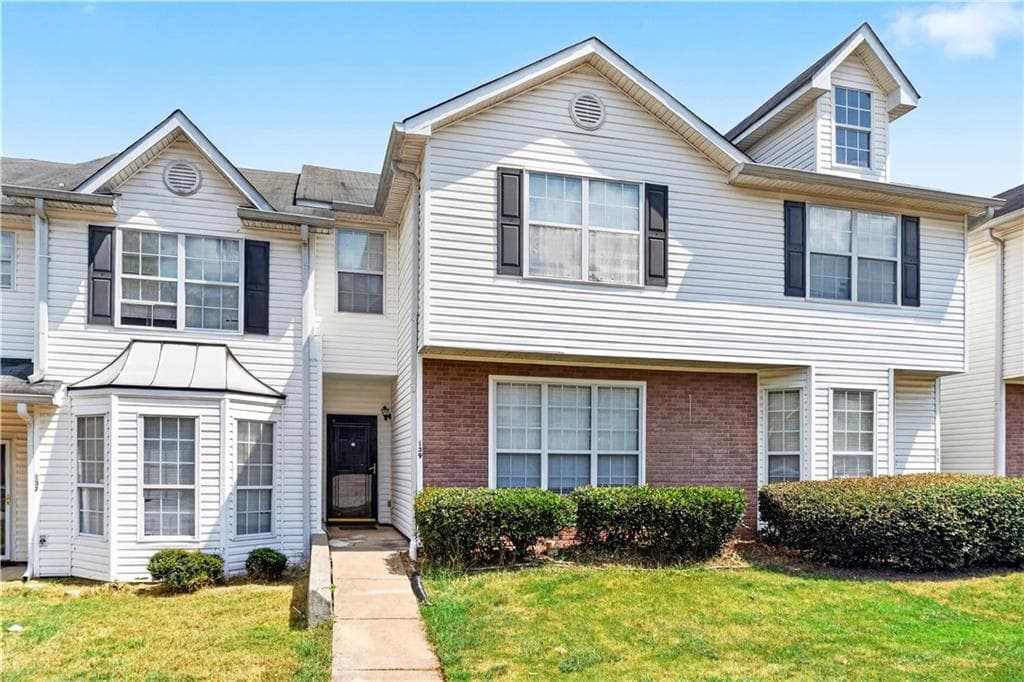 4 bedroom, 3 bathroom, 1,620 sq ft townhouse under contract at 139 Odyssey Turn, Conyers, GA 30012