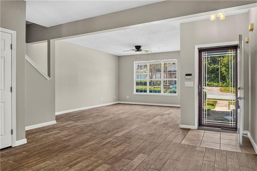 4 bedroom, 3 bathroom, 1,620 sq ft townhouse under contract at 139 Odyssey Turn, Conyers, GA 30012 — photo 3