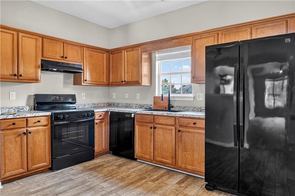 4 bedroom, 3 bathroom, 1,620 sq ft townhouse under contract at 139 Odyssey Turn, Conyers, GA 30012 — photo 8