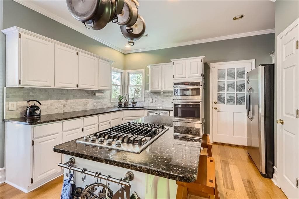 5 bedroom, 4 bathroom, 2,867 sq ft single family residence for sale at 1872 Lake Lucerne Drive, Lilburn, GA 30047 — photo 2