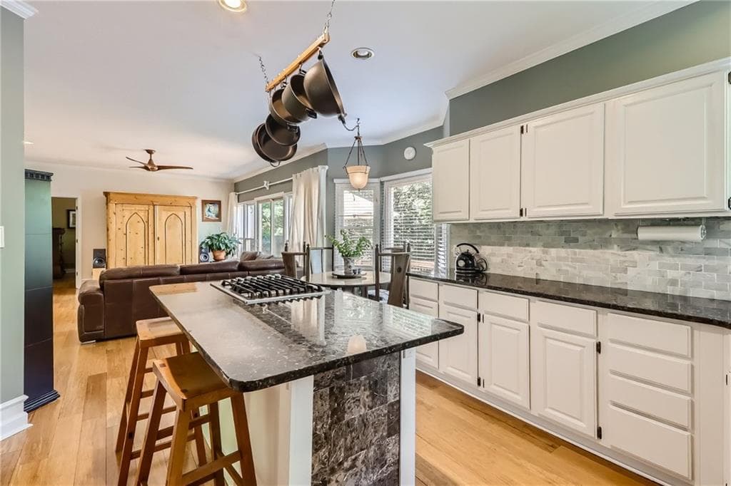 5 bedroom, 4 bathroom, 2,867 sq ft single family residence for sale at 1872 Lake Lucerne Drive, Lilburn, GA 30047 — photo 4