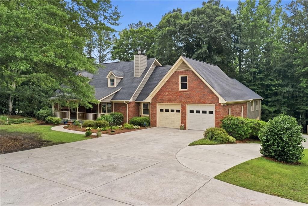 6 bedroom, 4 bathroom, 4,253 sq ft single family residence under contract at 4891 Bill Cheek Road, Auburn, GA 30011 — photo 10