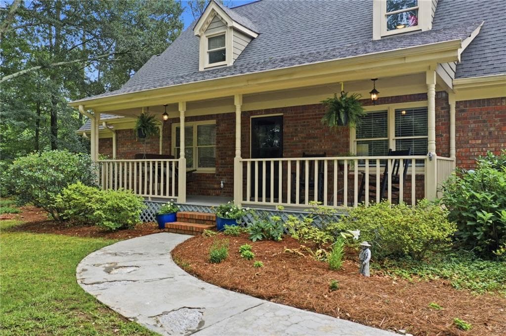 6 bedroom, 4 bathroom, 4,253 sq ft single family residence under contract at 4891 Bill Cheek Road, Auburn, GA 30011 — photo 8