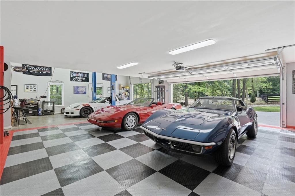6 bedroom, 4 bathroom, 4,253 sq ft single family residence under contract at 4891 Bill Cheek Road, Auburn, GA 30011 — photo 6