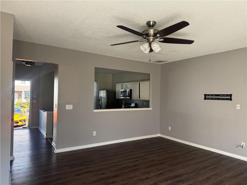 2 bedroom, 3 bathroom, 1,218 sq ft townhouse for sale at 10900 Wittenridge Drive I2, Alpharetta, GA 30022 — photo 10