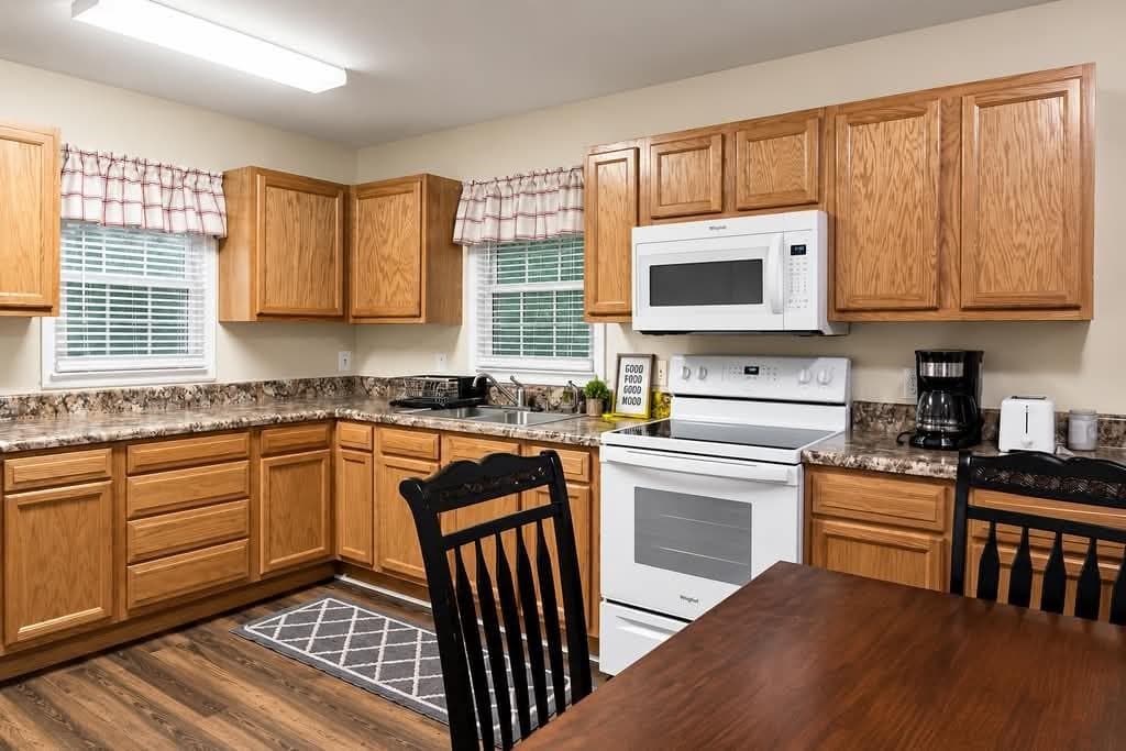 3 bedroom, 2 bathroom, 1,216 sq ft single family residence for rent at 262 NE Forest Avenue, Marietta, GA 30060 for $2,200 a month — photo 5
