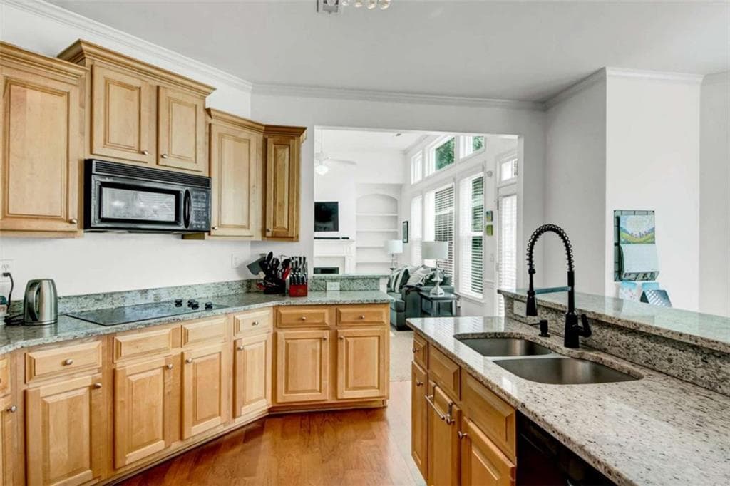 5 bedroom, 3 bathroom, 3,070 sq ft single family residence under contract at 101 Green Branch Drive, Tyrone, GA 30290 — photo 4