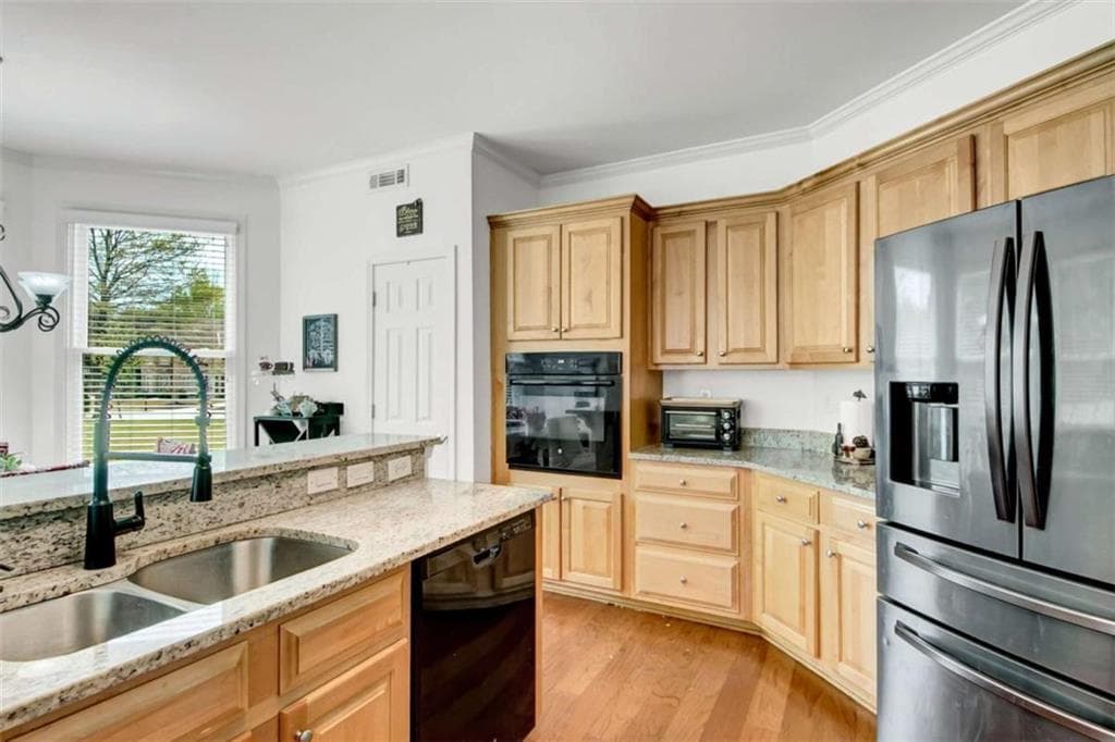 5 bedroom, 3 bathroom, 3,070 sq ft single family residence under contract at 101 Green Branch Drive, Tyrone, GA 30290 — photo 5