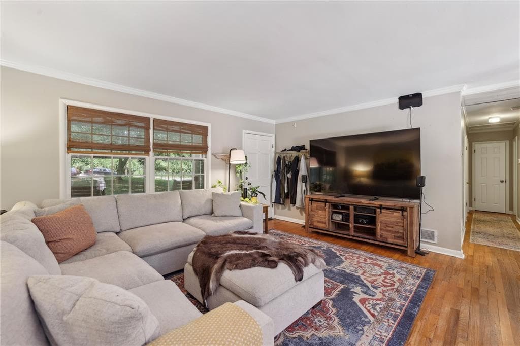 3 bedroom, 2 bathroom, 1,679 sq ft single family residence for rent at 2172 Jonathon Lane, Brookhaven, GA 30319 for $3,400 a month — photo 4