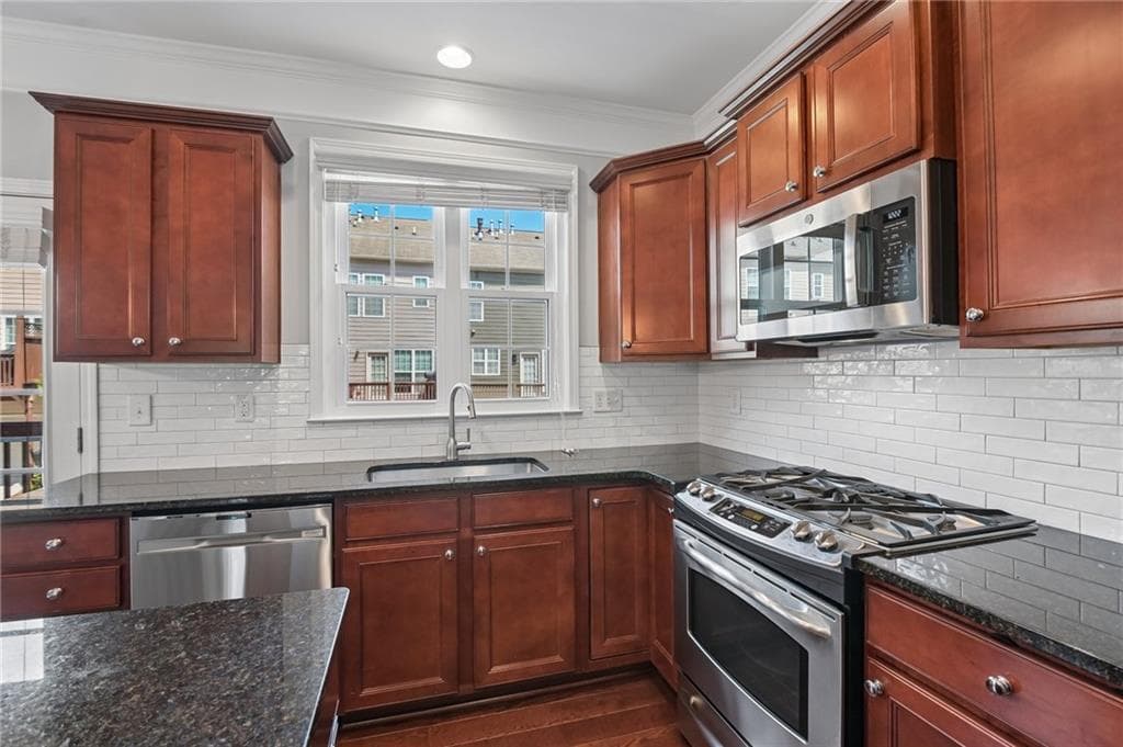 3 bedroom, 4 bathroom, 2,268 sq ft townhouse for sale at 2446 Natoma Court 11, Smyrna, GA 30080 — photo 7