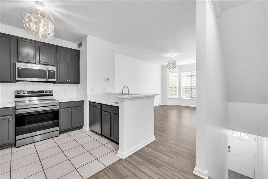 1 bedroom, 1 bathroom, 950 sq ft townhouse for sale at 375 Highland Avenue 1002, Atlanta, GA 30312 — photo 5