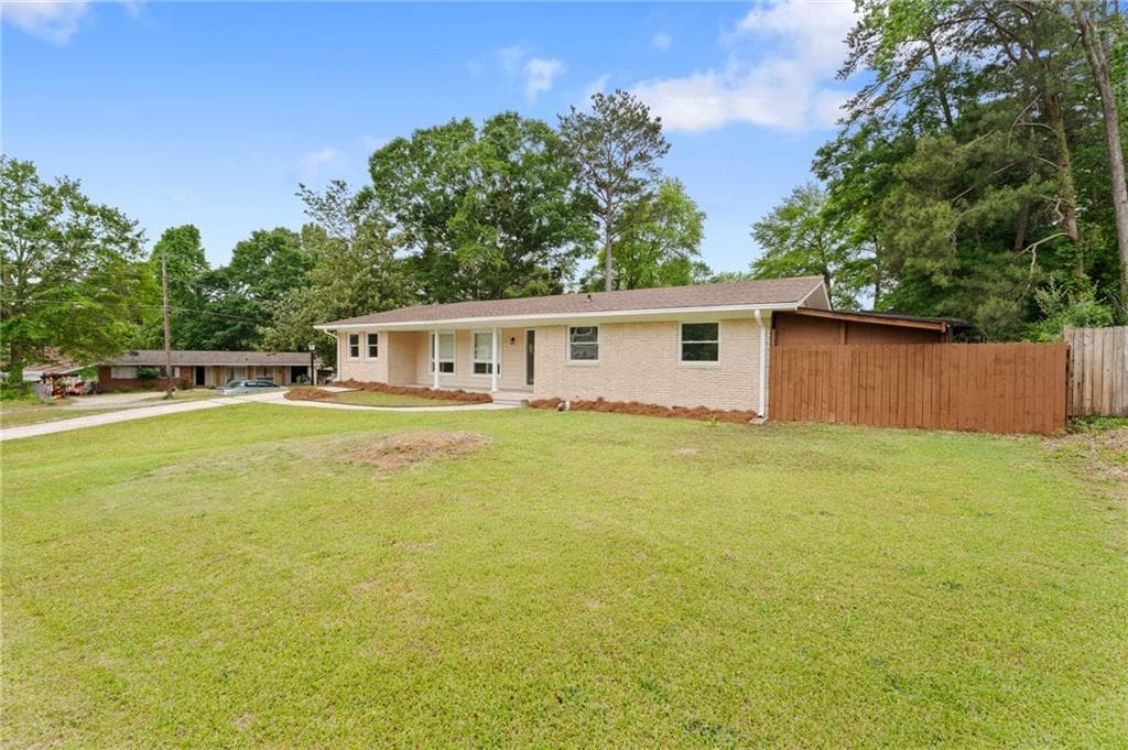 4 bedroom, 2 bathroom, 2,197 sq ft single family residence for sale at 6463 Maddox Road, Morrow, GA 30260 — photo 3