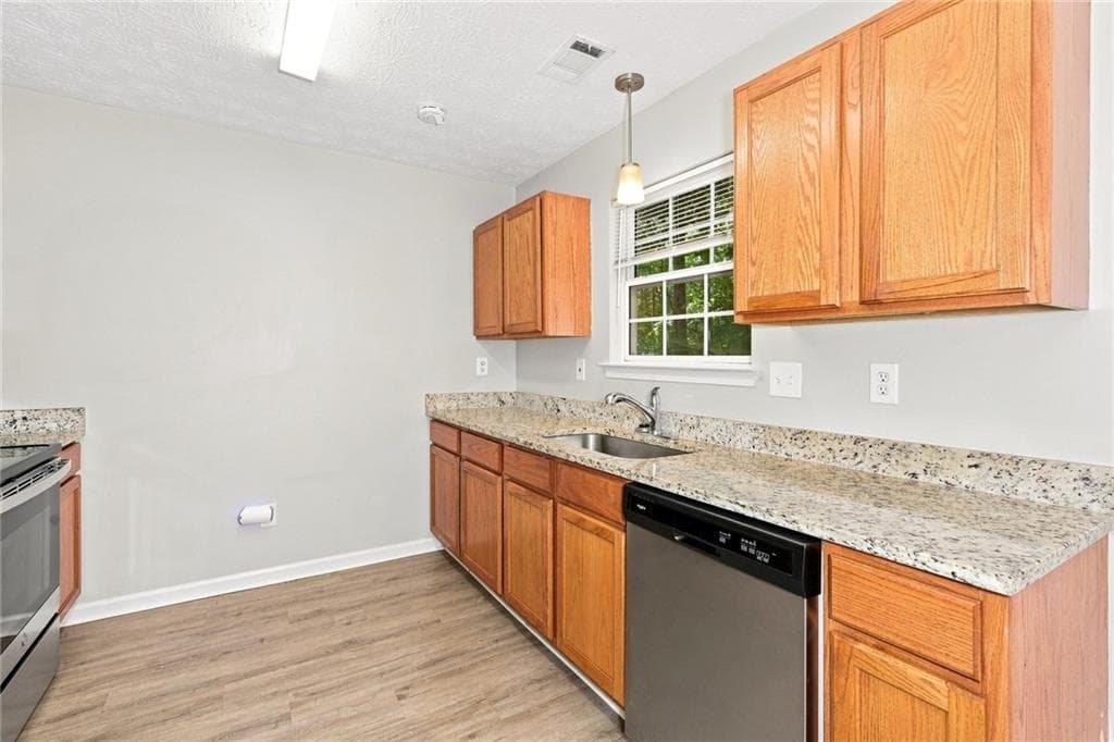 3 bedroom, 2 bathroom, 1,612 sq ft single family residence for rent at 1311 Birch Court, Lithonia, GA 30058 for $1,760 a month — photo 3