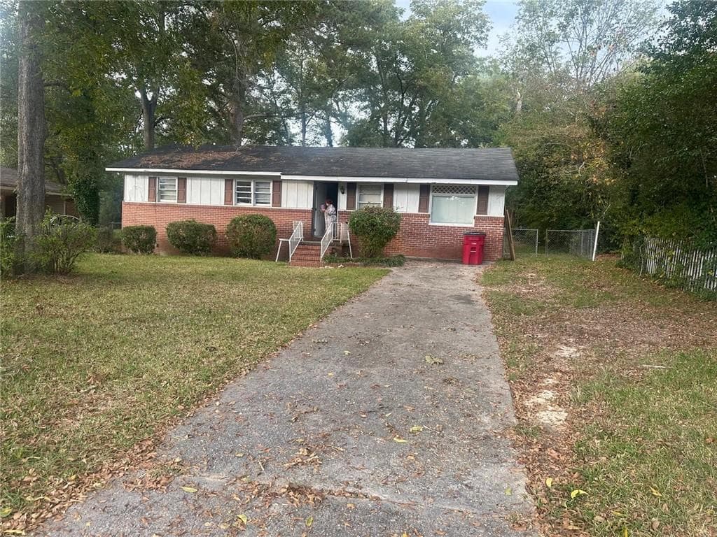 3 bedroom, 2 bathroom, 1,200 sq ft single family residence for rent at 2959 Reynolds Drive, Macon, GA 31206 for $1,100 a month