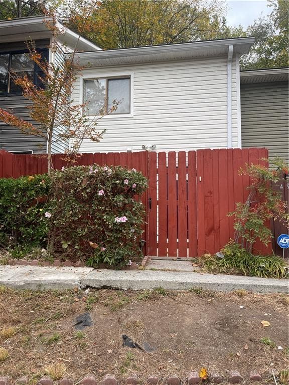 2 bedroom, 3 bathroom, 1,252 sq ft townhouse for rent at 492 Granite Ridge Place, Atlanta, GA 30350 for $1,800 a month — photo 3