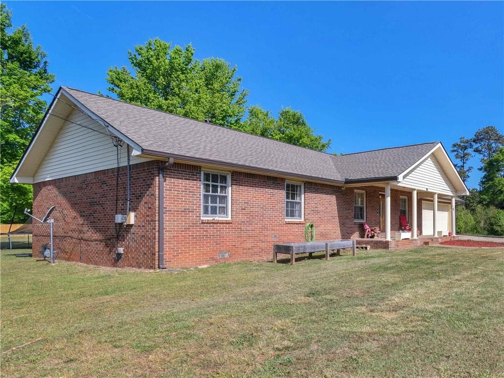3 bedroom, 2 bathroom, 1,548 sq ft single family residence for sale at 121 Rosser Road, Mcdonough, GA 30252 — photo 2