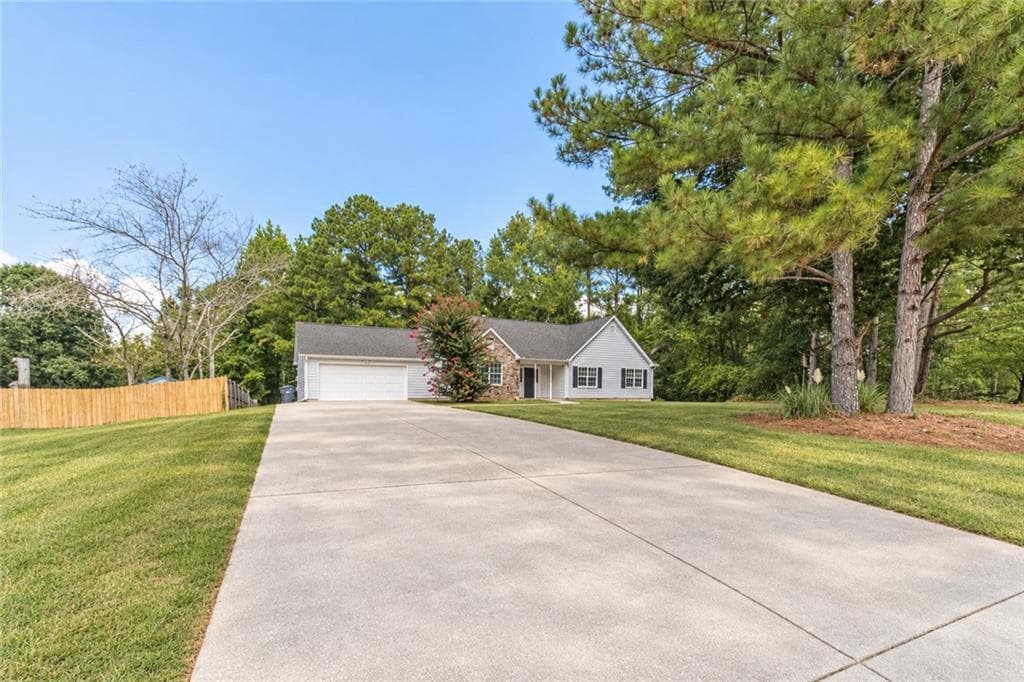 3 bedroom, 2 bathroom, 1,470 sq ft single family residence for sale at 660 Tribble Creek Drive, Grayson, GA 30017 — photo 2