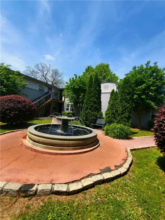 2 bedroom, 1 bathroom, 697 sq ft condominium for sale at 40 Daniel Street 7, Atlanta, GA 30312 — photo 1 of 17